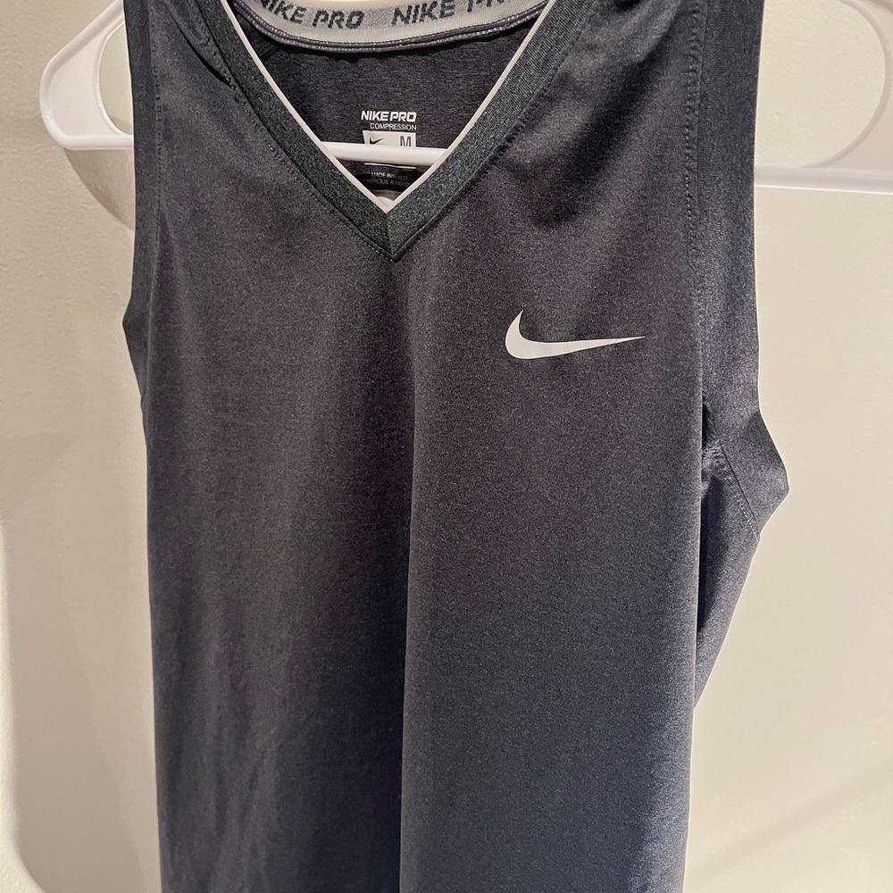 Nike women gray tank top size medium